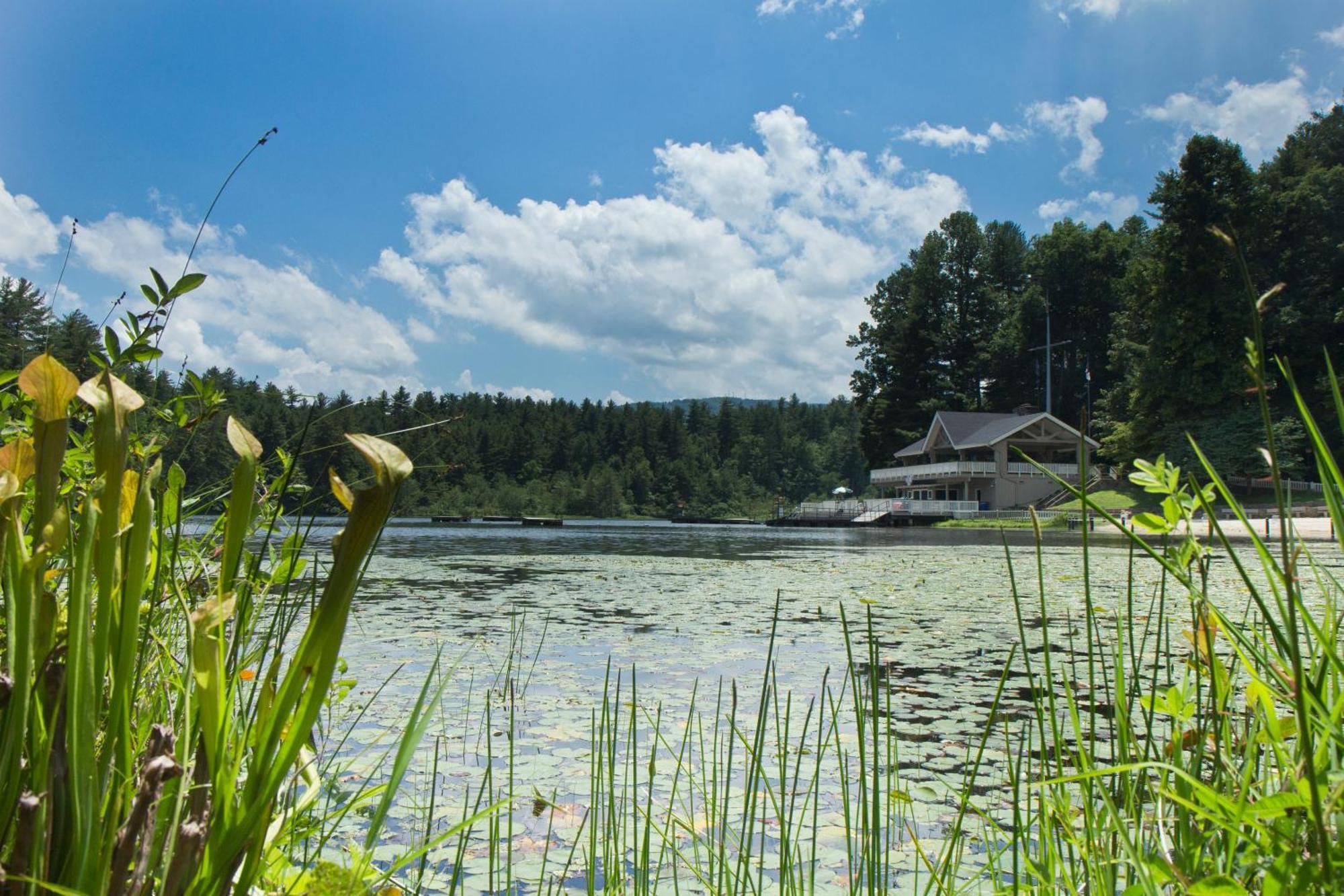 הנדרסונוויל Kanuga Inn & Lodging מראה חיצוני תמונה